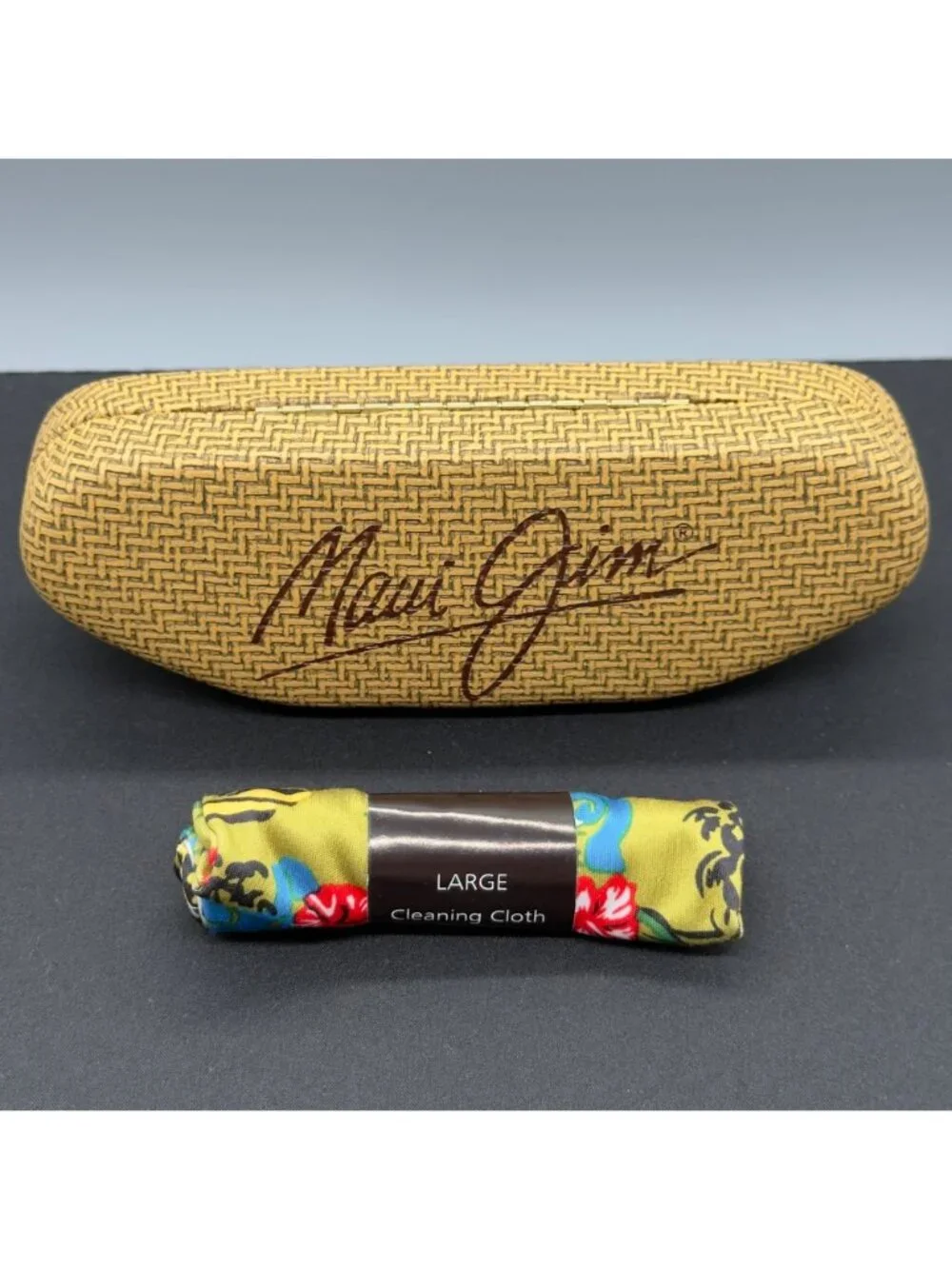 Maui Jim Sunglasses Small Clam Shell Hard Case Basket Weave with Cleaning Cloth